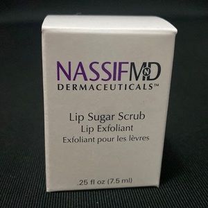 Massif MD lip sugar scrub lip exfoliant
